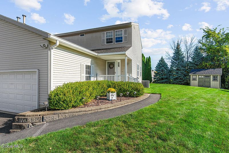 2nd image of 5 Erie Court