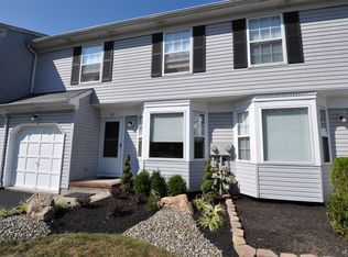 20 Birchwood Ct, Middlesex, NJ 08846