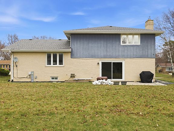2nd image of 1621 Andrea Dr