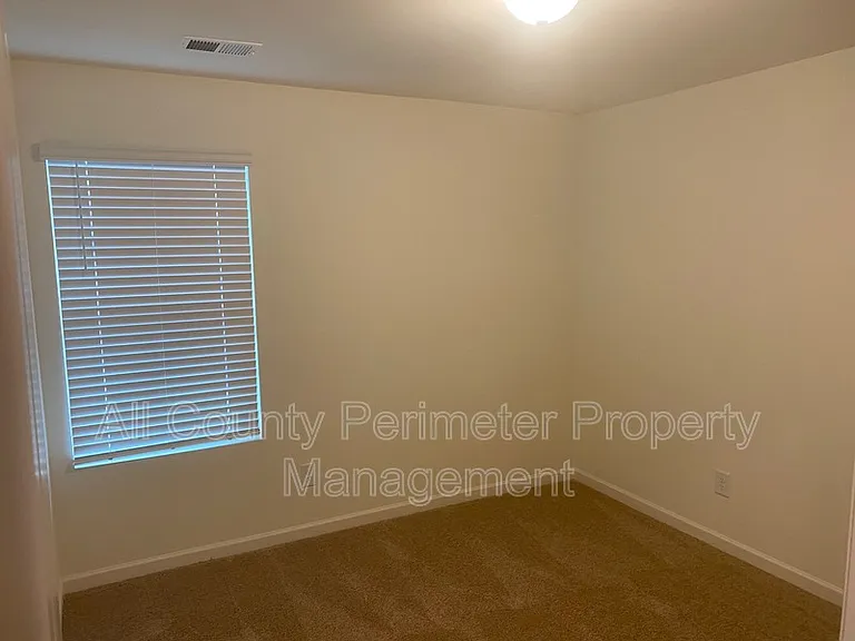 1117 Union Pacific Way — Photo 14