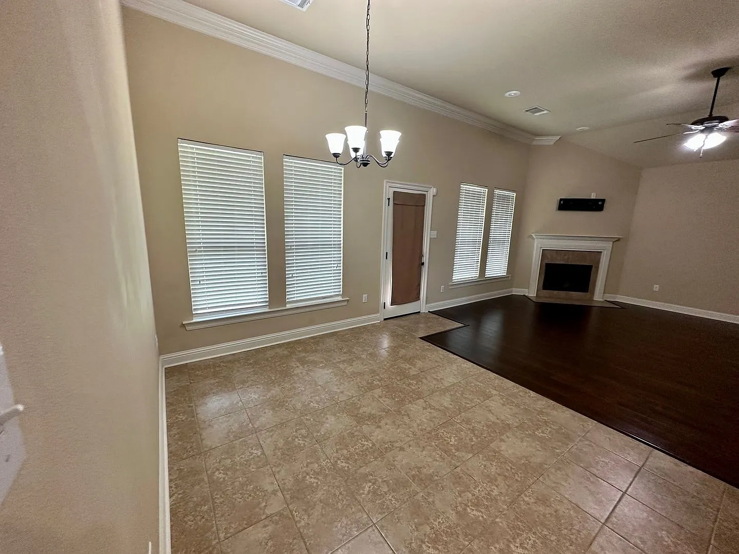 Modern Charm: Inviting 3-Bedroom, 2-Bath Home in Keystone Subdivision, Prairieville, LA — Photo 3