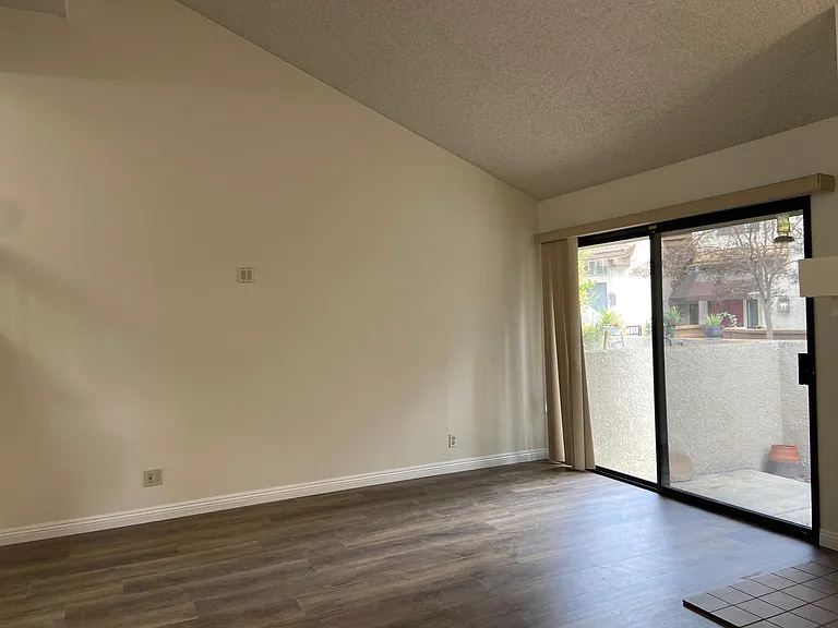 17 Rock Cliff Pl — Photo 7