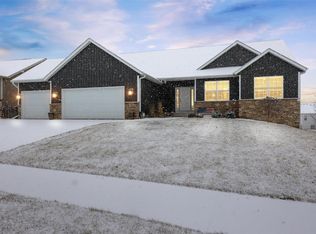 7803 1st Ave SW, Cedar Rapids, IA 52404