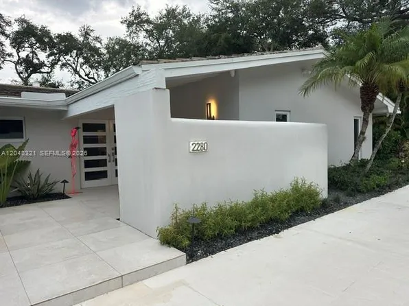2280 NE 201st St, Miami, FL 33180