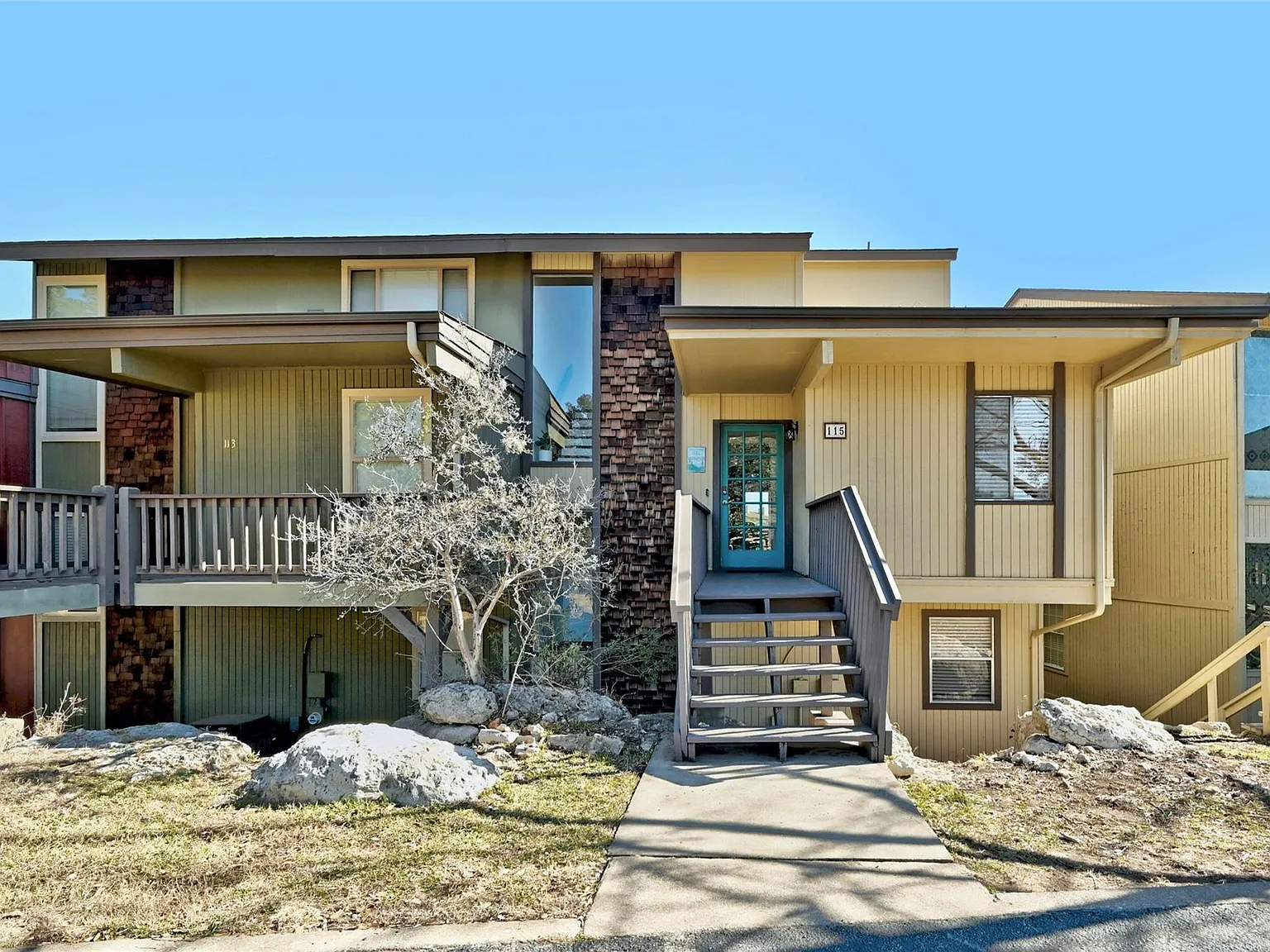 3 bed, 3.0 bath, 1809 sqft, $2,100 — Photo 4