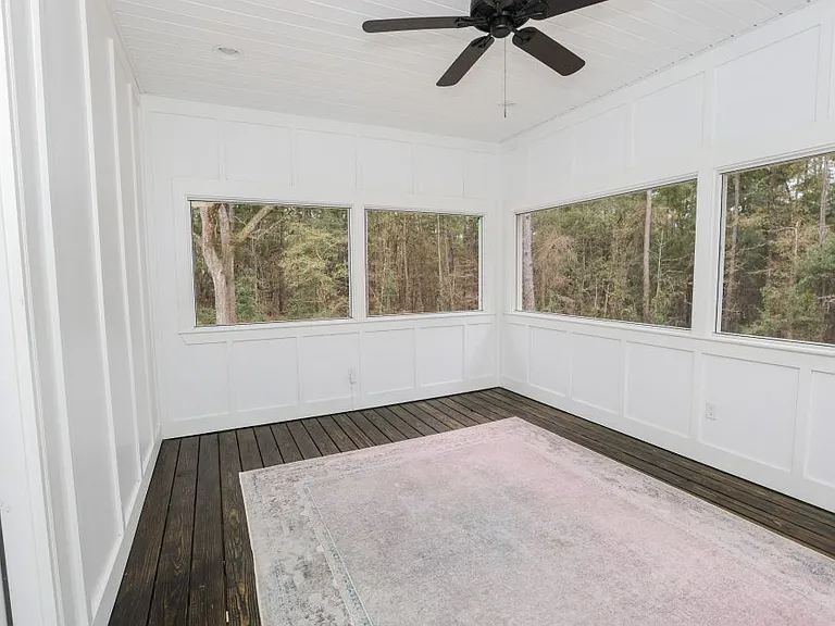 204 Blackberry Ln — Photo 43
