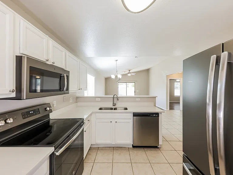 11335 W Crestbrook Dr — Photo 7
