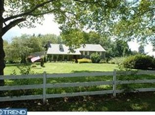 1376 Glenhardie Rd, Wayne, PA 19087