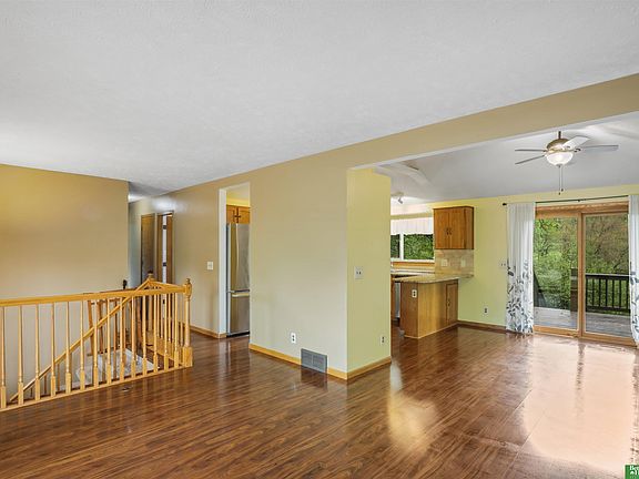 4th image of 3213 Blackhawk Dr