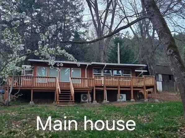 206 Lower Wolf Creek Rd, Wolf Creek, OR 97497