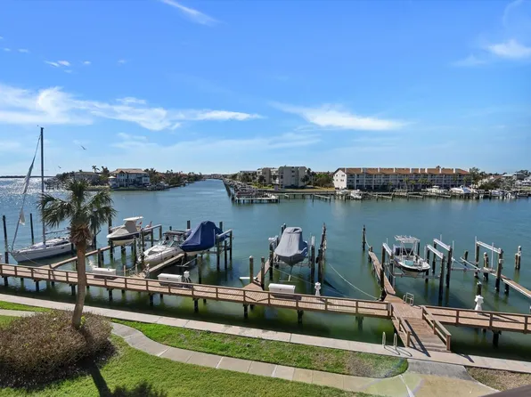 126 1st St E APT 209, Tierra Verde, FL 33715