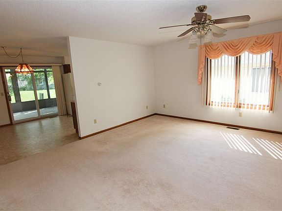 3rd image of 1030 Chatham Dr
