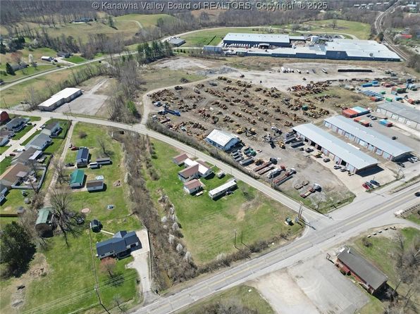 101 Thompson Rd, Culloden, WV 25510