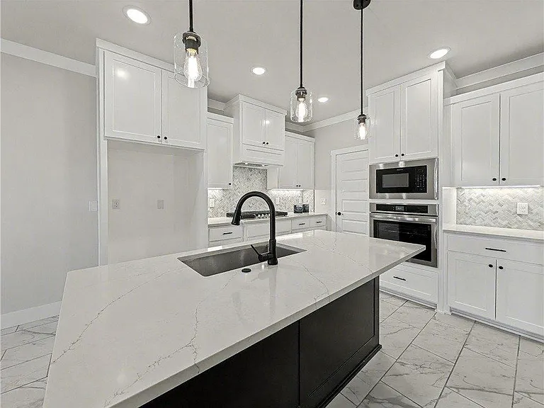 6906 Basswood Ave — Photo 4