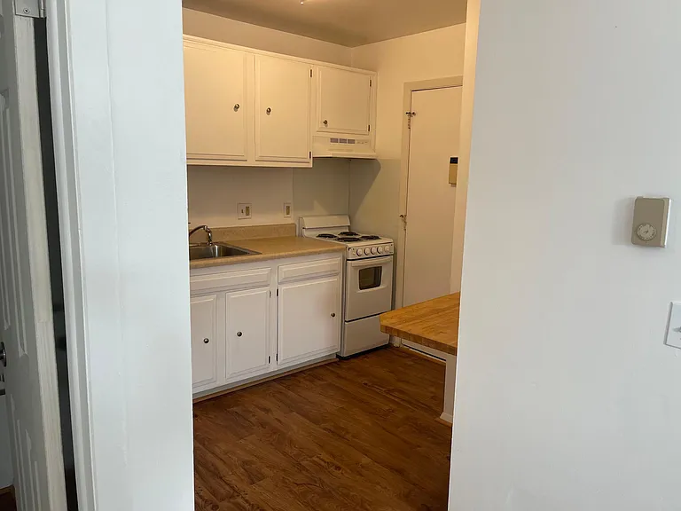 2800 Williamson Rd — Photo 1