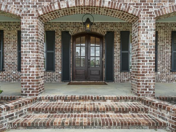 442 Goose Pointe Blvd, Biloxi, MS 39531