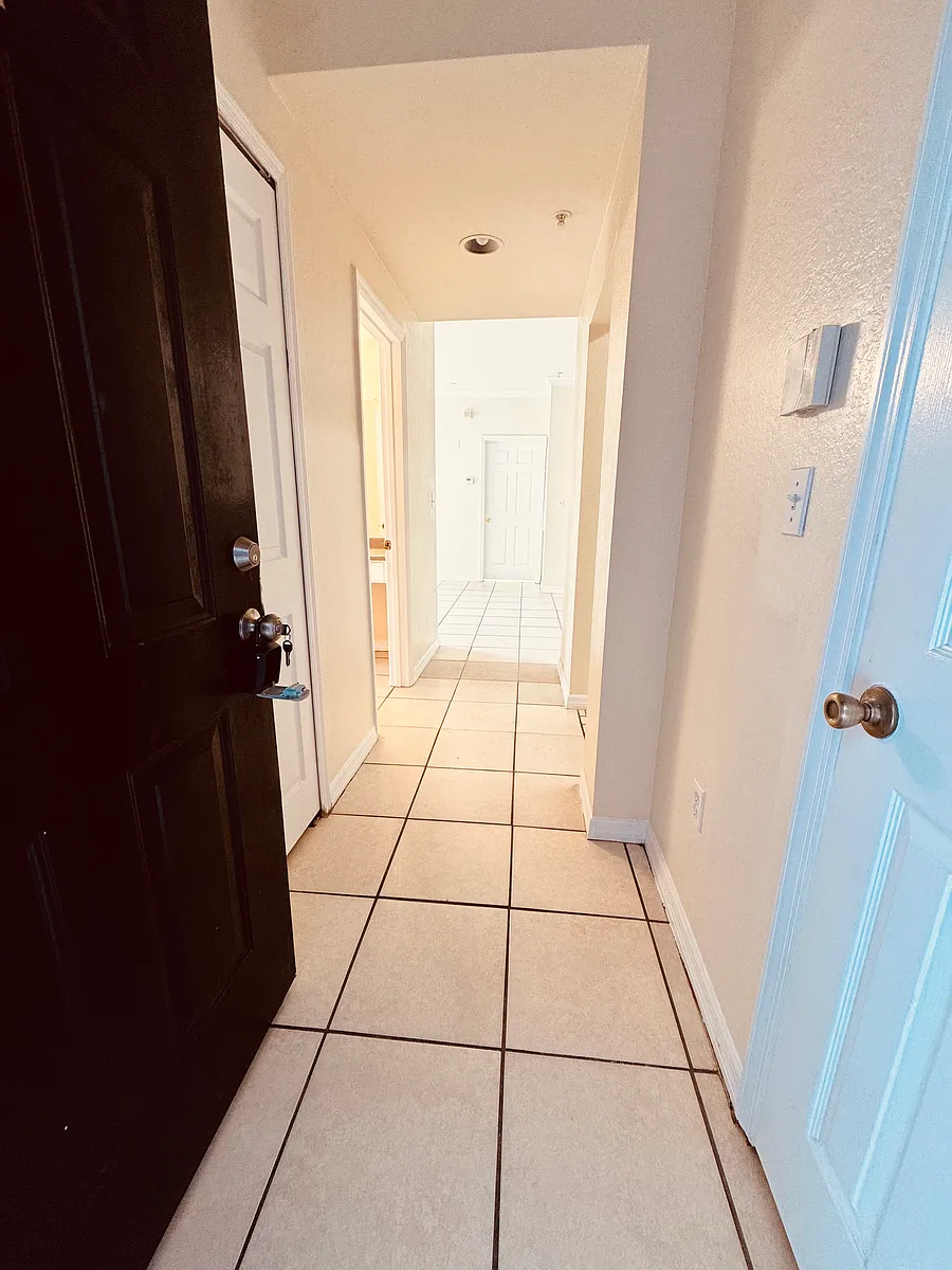 Building Photo - 3714 Palm Desert Ln #5324
