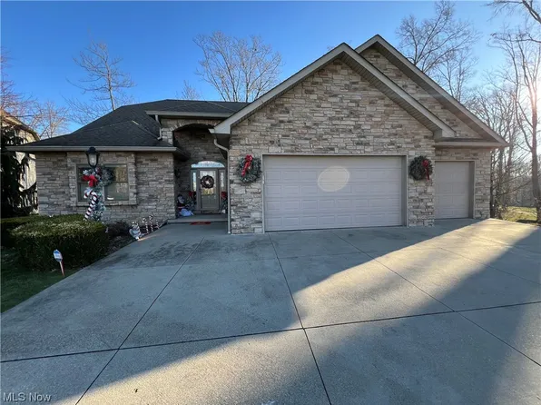 7575 Highbury Pointe St, Canfield, OH 44406