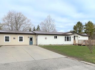 429 N Eastern Ave, Cheboygan, MI 49721