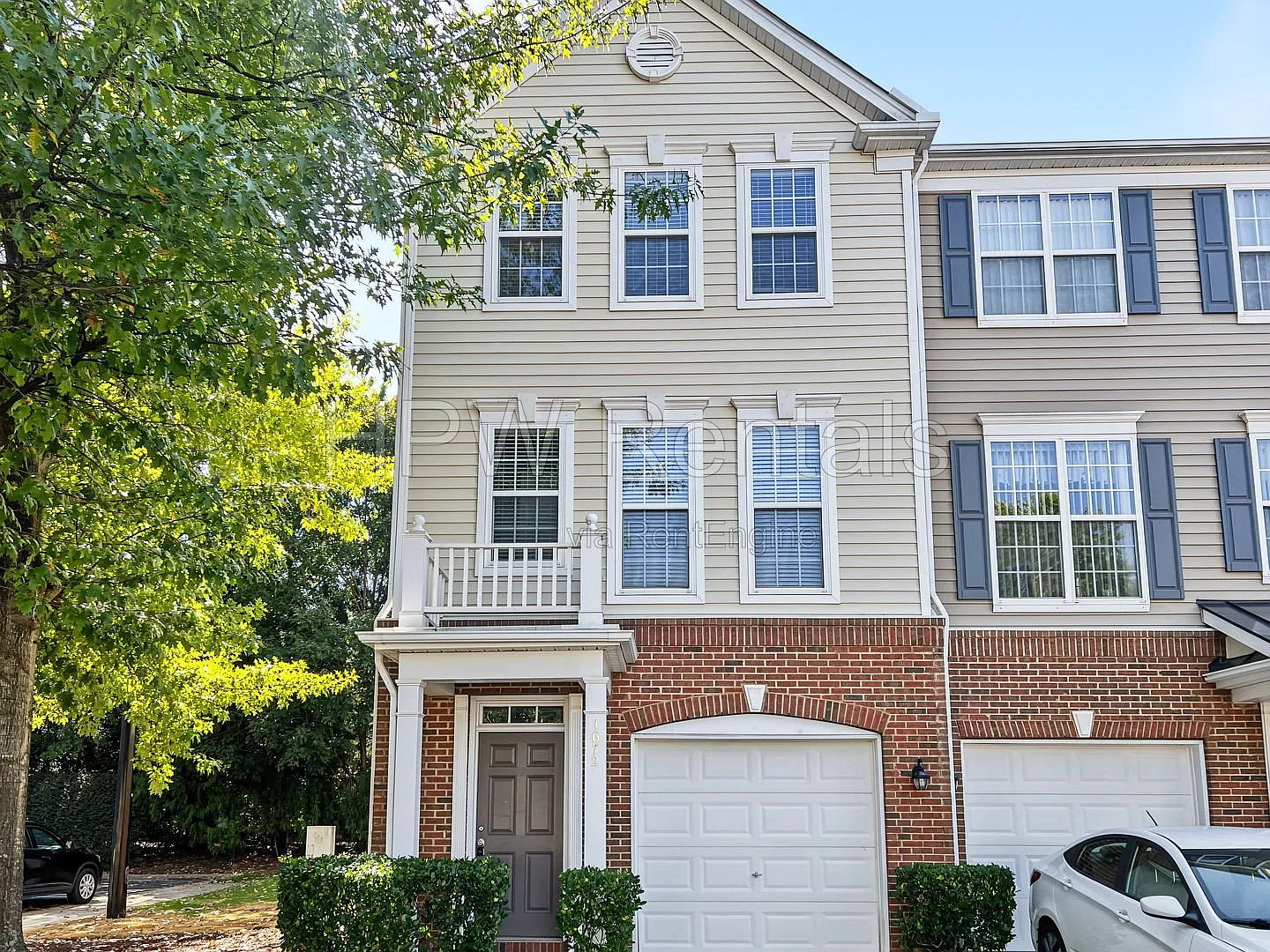 2 bed, 2.5 bath, 1780 sqft, $1,900 — Photo 1
