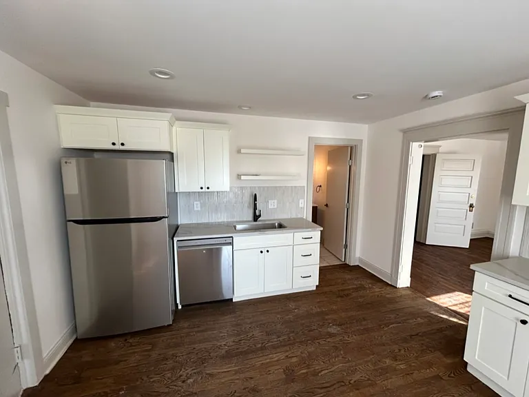 526 Holmes St #2S — Photo 6