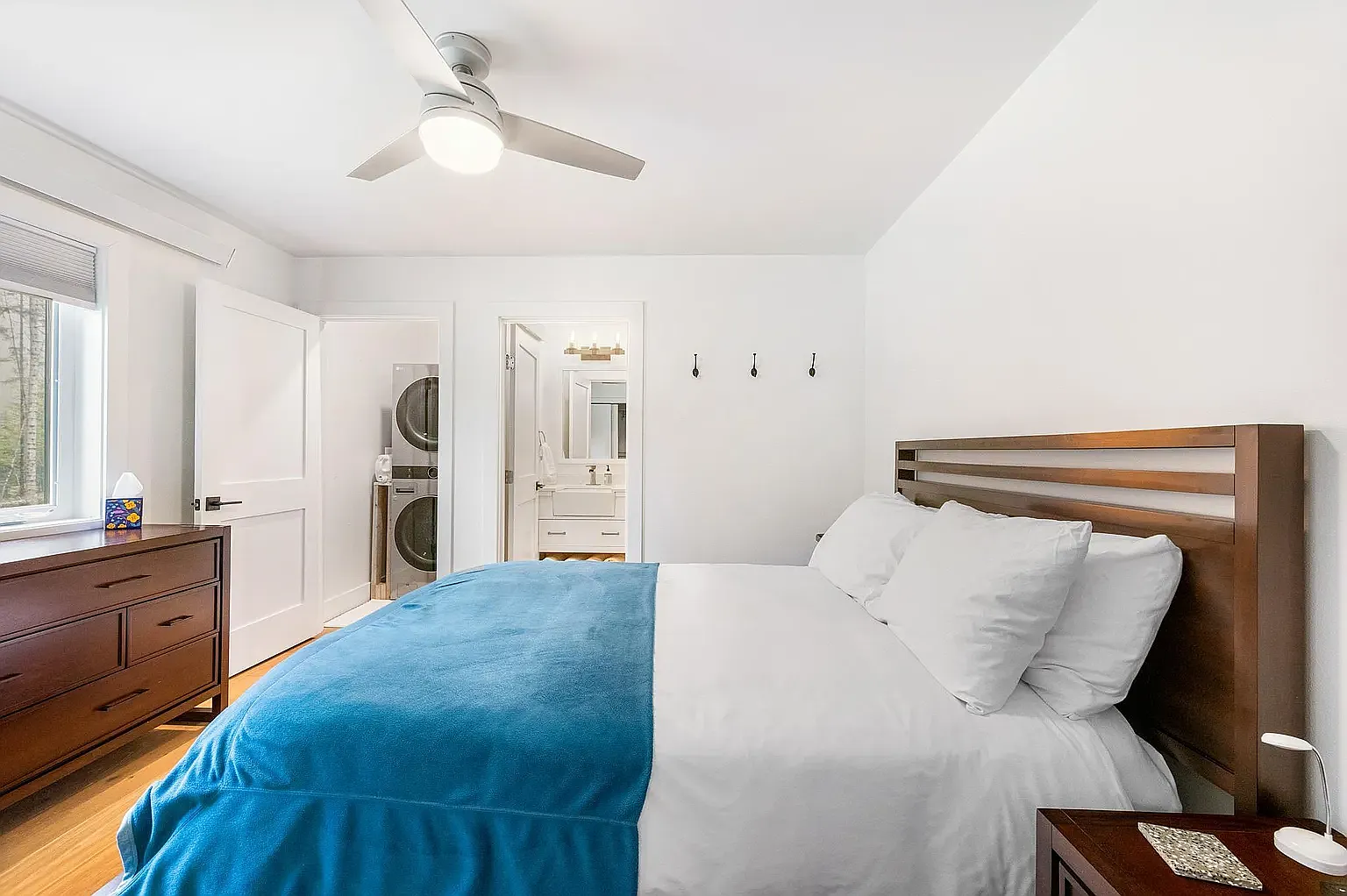 1 bed, 700 sqft, $2,300 — Photo 2