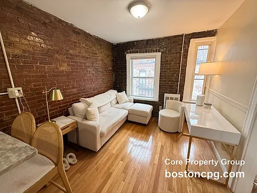 60 N Margin St #8 Photo 1