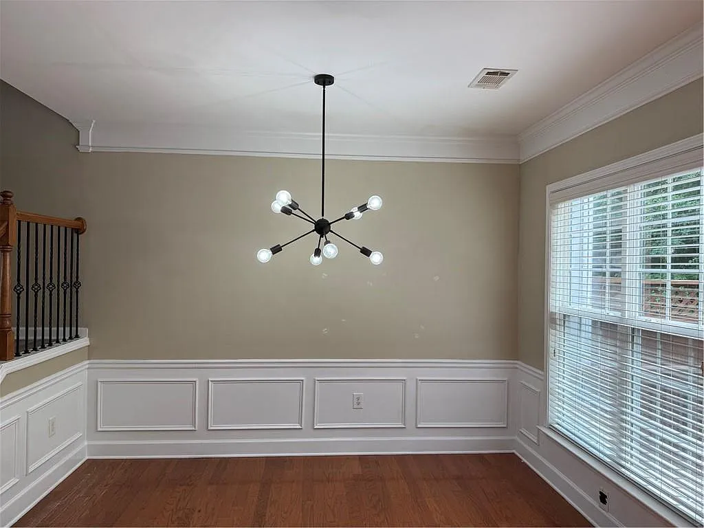 3 bed, 3.0 bath, 1845 sqft, $3,200 — Photo 4