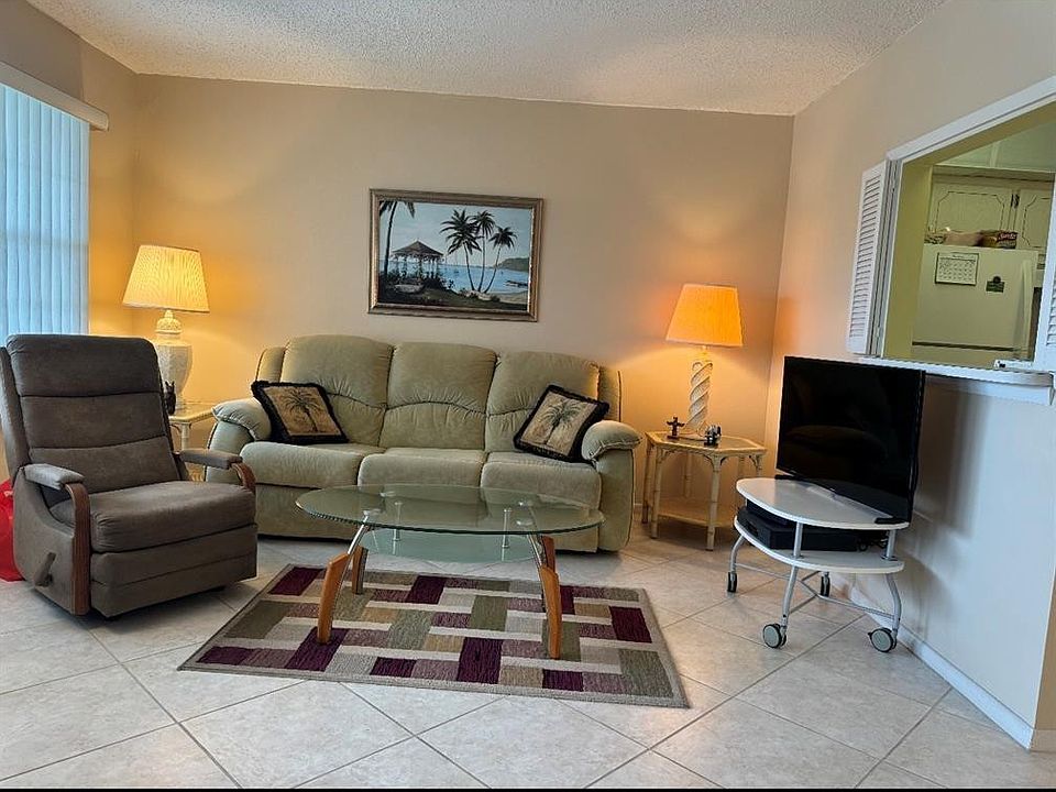 1st image of 342 Oakridge #342