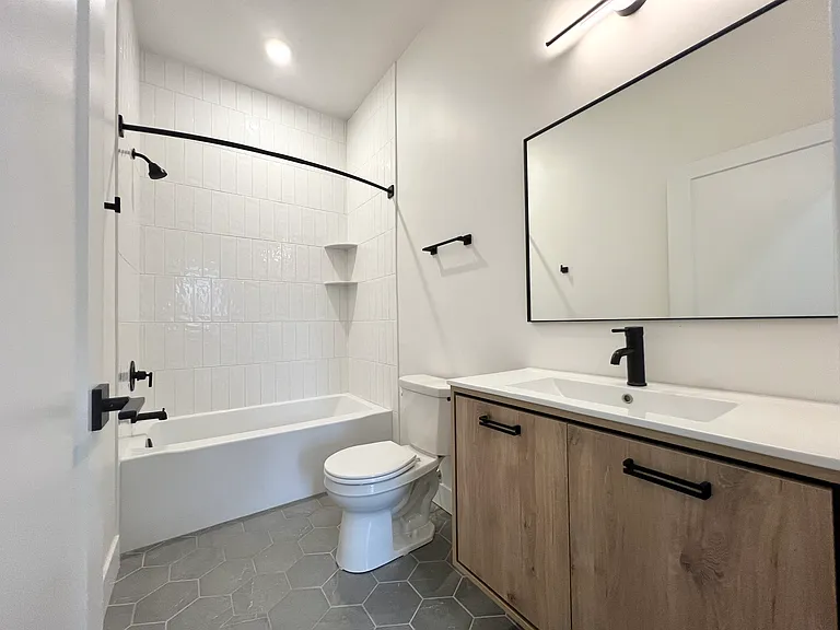 1201 Wharton St #23 — Photo 10