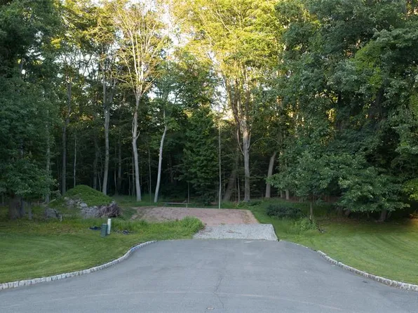 23 Fillmore Dr, Township Of Washington, NJ 07676