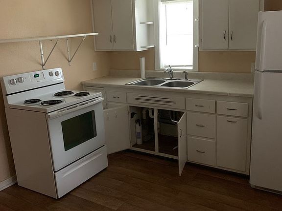 2nd image of 307 9th Ave NE #7190944