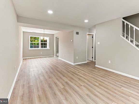 3rd image of 305 Shady Ln