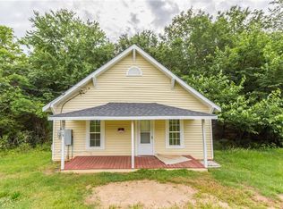2215 Brindle St, Winston Salem, NC 27107