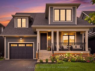 132 Sycamore St, The Blue Mountains, ON L9Y4E2