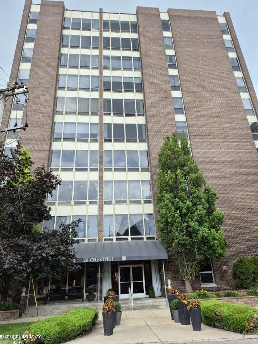 1 bed, 1.0 bath, 1362 sqft, $1,200 — Photo 1