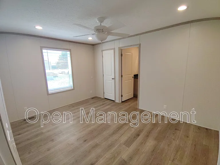 40 Erin Ln #19 — Photo 13