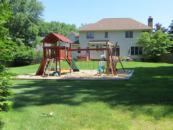 2nd image of 15 Misty Meadow Way