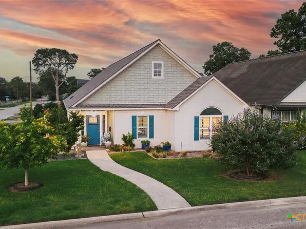 1806 N Vine St, Victoria, TX 77901