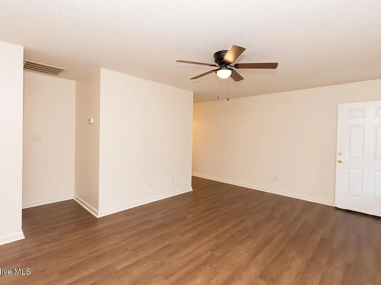 241A Lakewood Dr #A — Photo 8