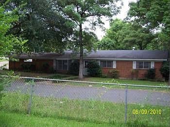 2nd image of 608 Levy St