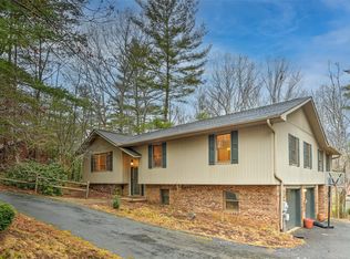 209 Riva Ridge Dr, Fairview, NC 28730
