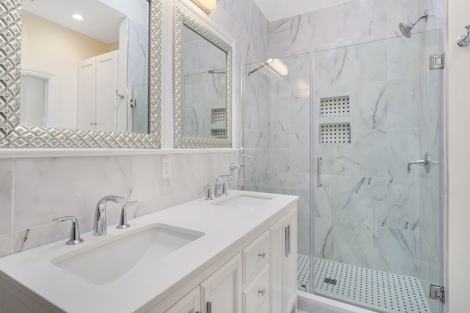  Upstairs Guest Bath