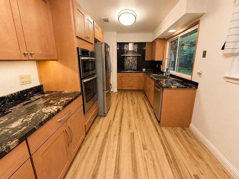 5802 Brook Valley Dr — Photo 5