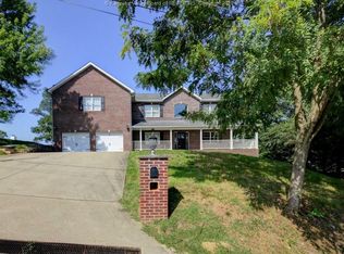 8 Observatory Rd, Charleston, WV 25314