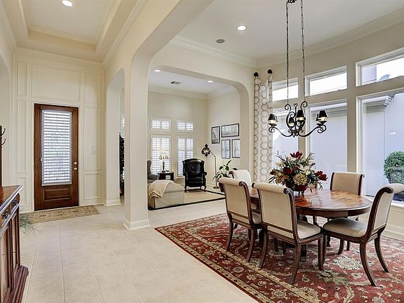 3rd image of 2923 Rosemary Park Ln