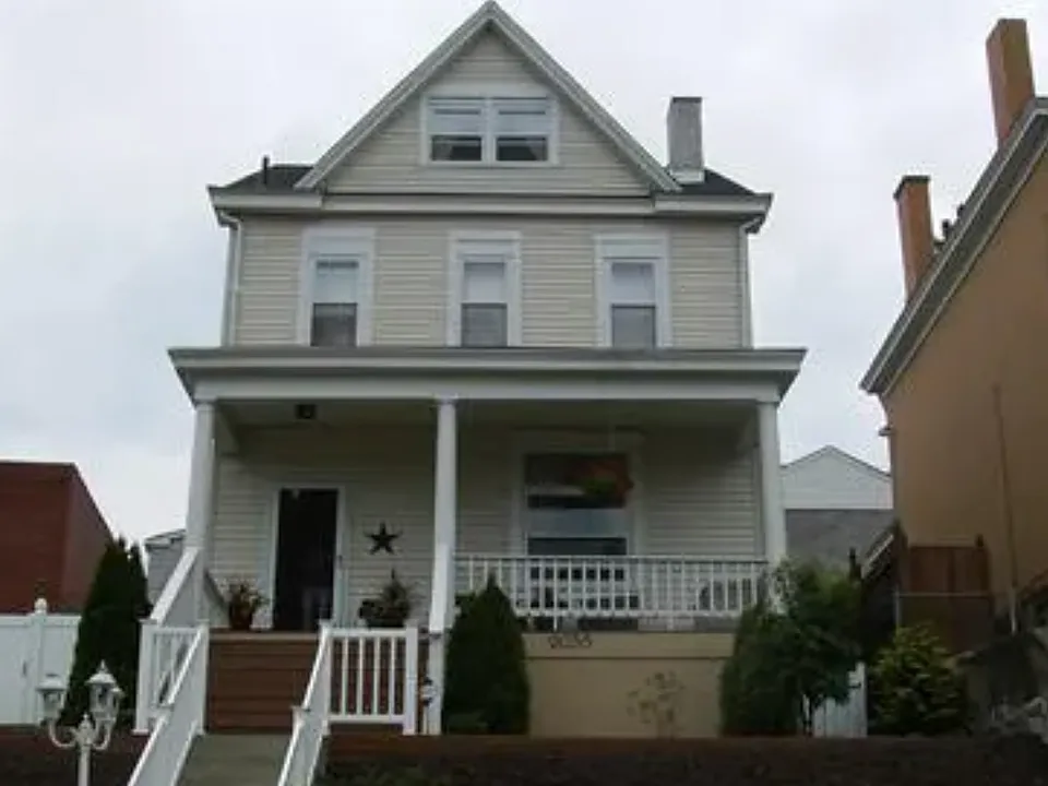 2035 Westmont Ave