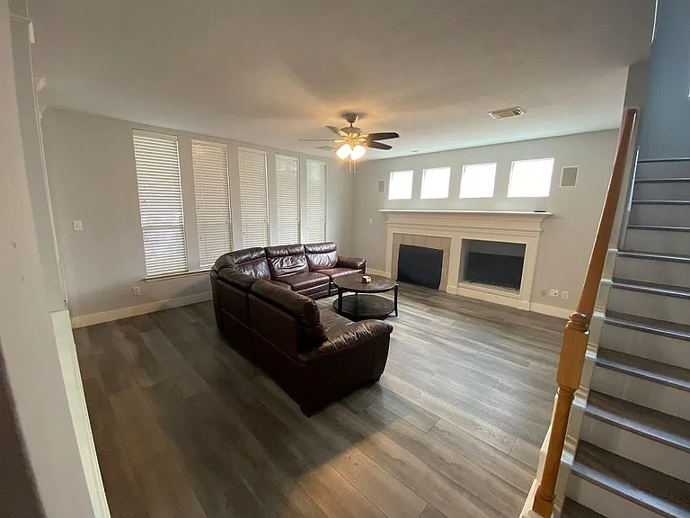 7 W Cottage Green St — Photo 13