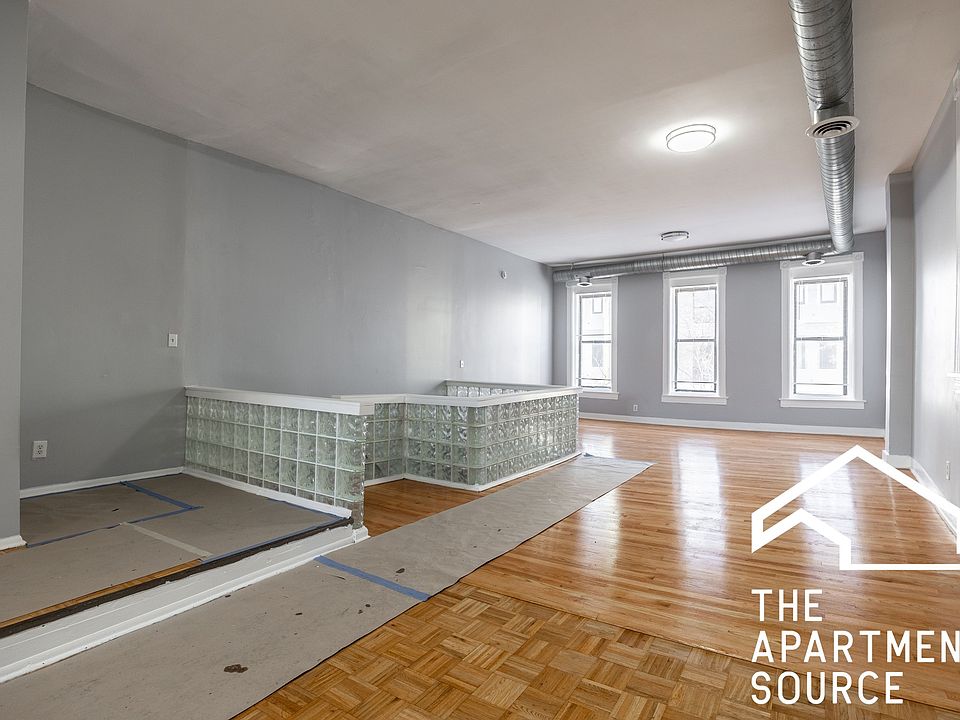 1st image of 1877 N Milwaukee Ave APT 3