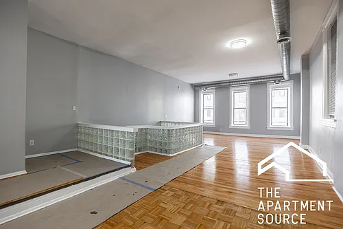 1877 N Milwaukee Ave Photo 1